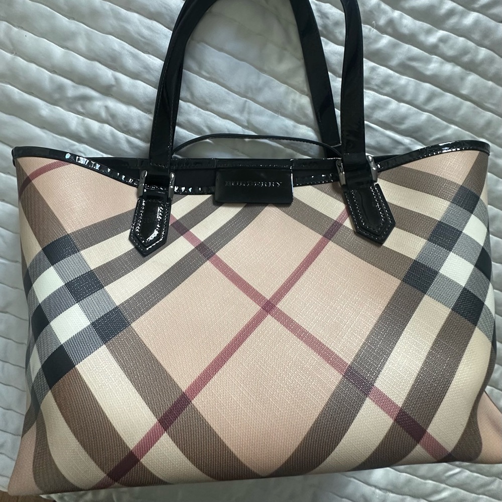 Authentic BURBERRY Nova Check Tote in Black